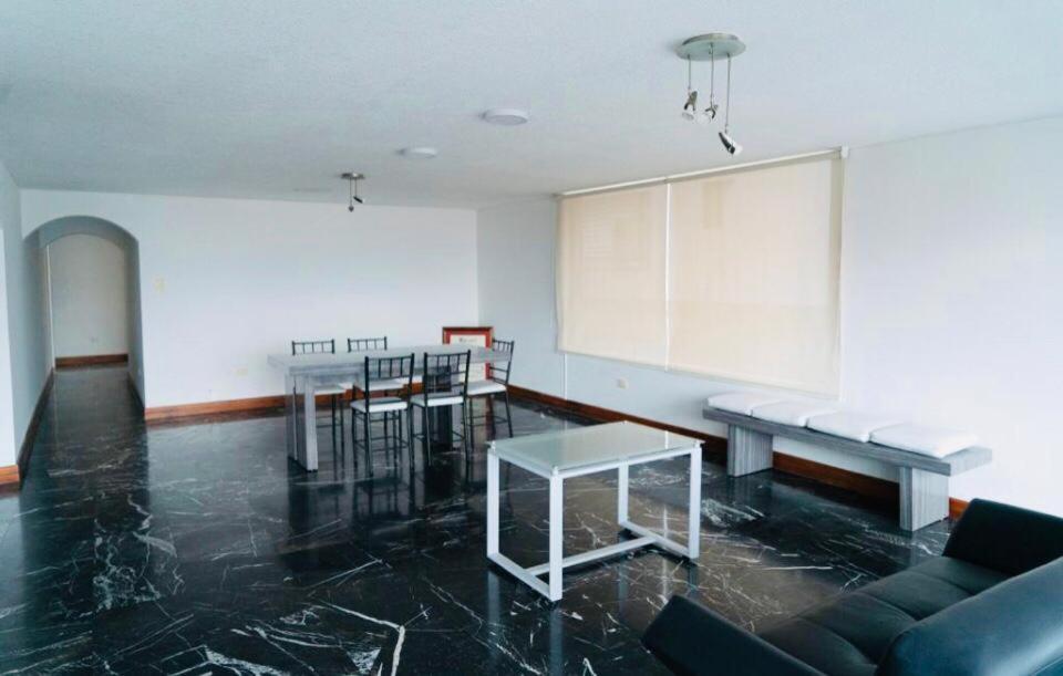 Hermosa Vista - A 10 Min Del Centro Historico X 6 Personas Appartement Quito Buitenkant foto